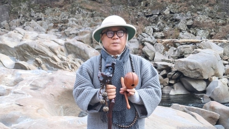 일정스님의 "자비심은 칼이고 불이다."
