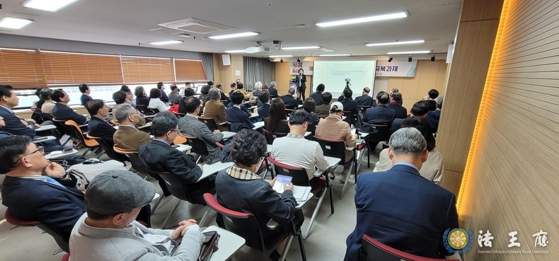  공정과 상식 회복을 위한 국민연합은 “저출산의 재앙 극복과제”를 주제로 김희정 전 여성가족부 장관을 초청 강연을 듣고 있다.(사진=공정회복)