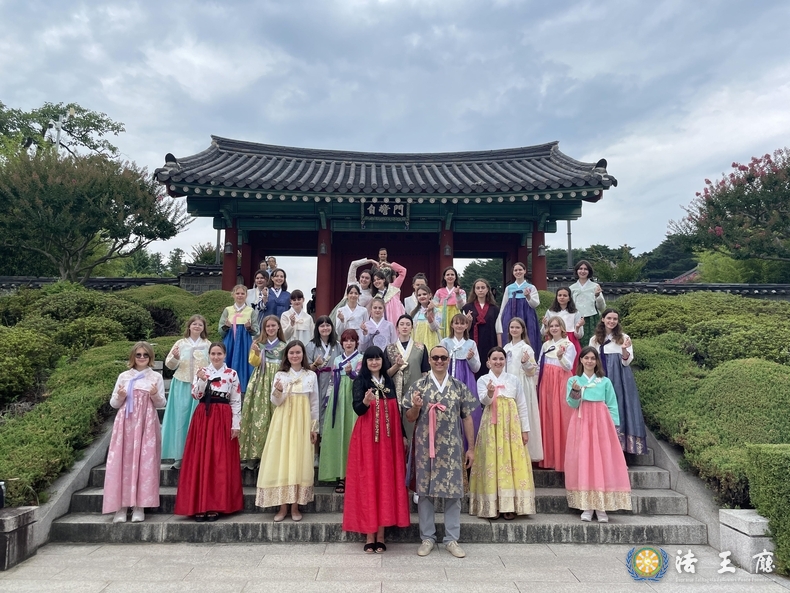 우크라이나 보그닉소녀합창단 오죽헌 방문(7월13일 오전) 사진=강릉시