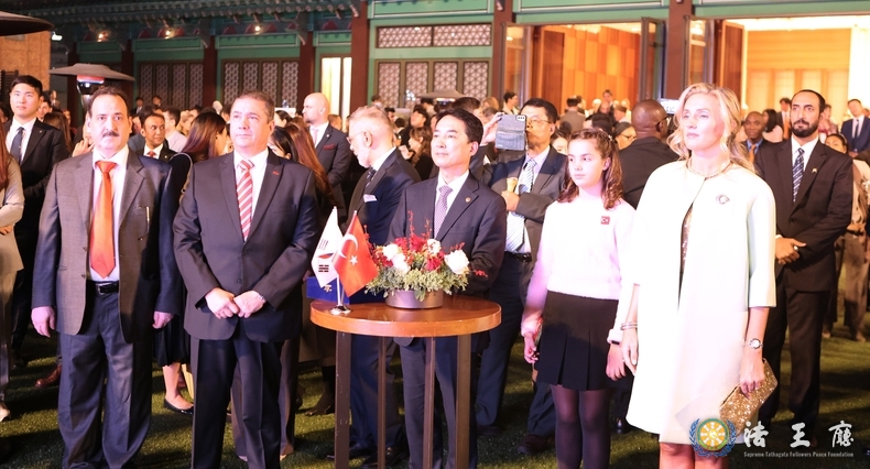 Ambassador H.E. Murat Tamer of Turkiye (second from the left), Minister Park Min-shik of the Ministry of Patriots and Veteran Affairs (center) and other guests listen to Kim Yong-kuk, head of Asian Cultural Center, who introduced the Suwon Ankara School.