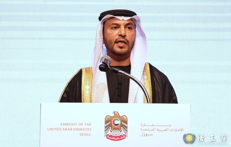 Amb. Abdulla Saif Al Nuaimi of UAE to Korea delivers welcoming remarks at the gala event to celebrate the 52nd UAE national Day held at Hotel Shilla in Seoul 