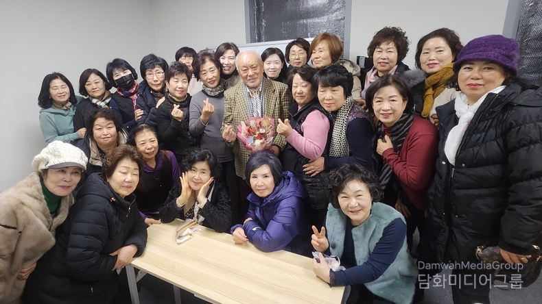 이재화 대체의학 연구소 세미나 후 기념촬영