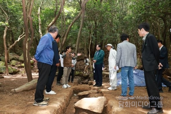 완도 장좌리사지 시굴 조사 결과 현장 설명회 개최(사진-완도군)