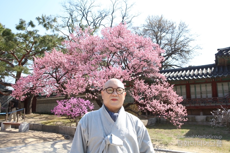 본지 회장( 재단법인 법왕청평화재단 승정원장, 가피암 회주 일정 대종사)