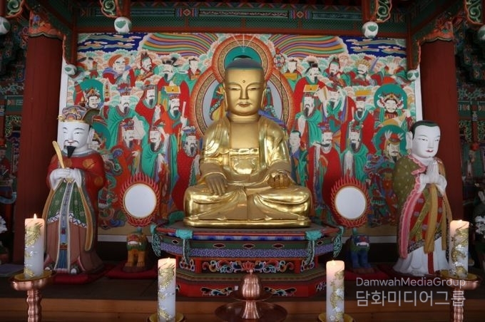 창원 성주사 존상석조지장보살삼존상,((사진- 경상남도)