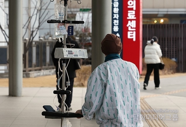 정부 “공익·사회질서 유지 위해 전공의 사직 제한 가능”