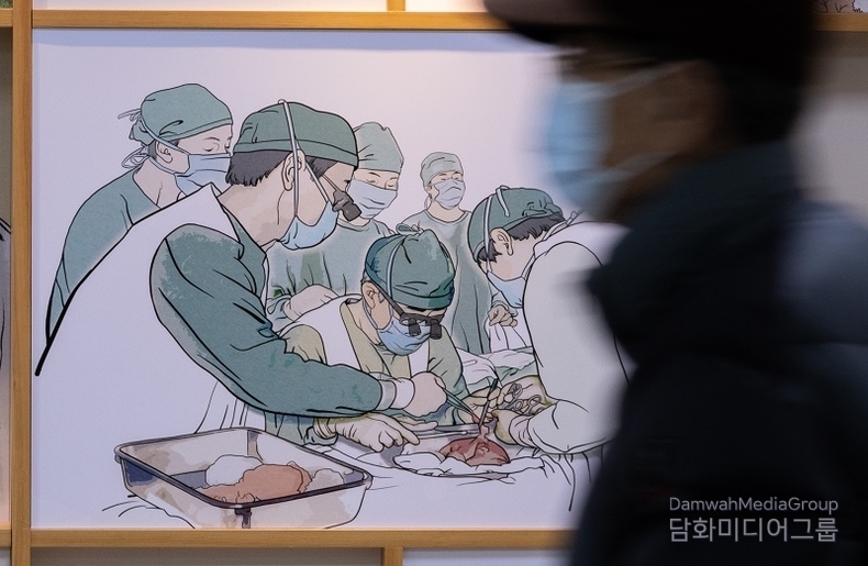 국립대병원 의대교수 2027년까지 1000명 더 늘린다