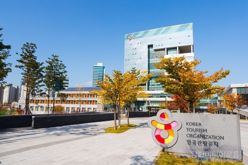 관광공사×오뚜기, K-관광·K-푸드 손잡고 외국인 관광객 유치한다