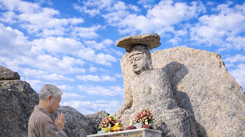 팔공산 갓바위, "기도는 몸을 떠나 마음으로 머문다."